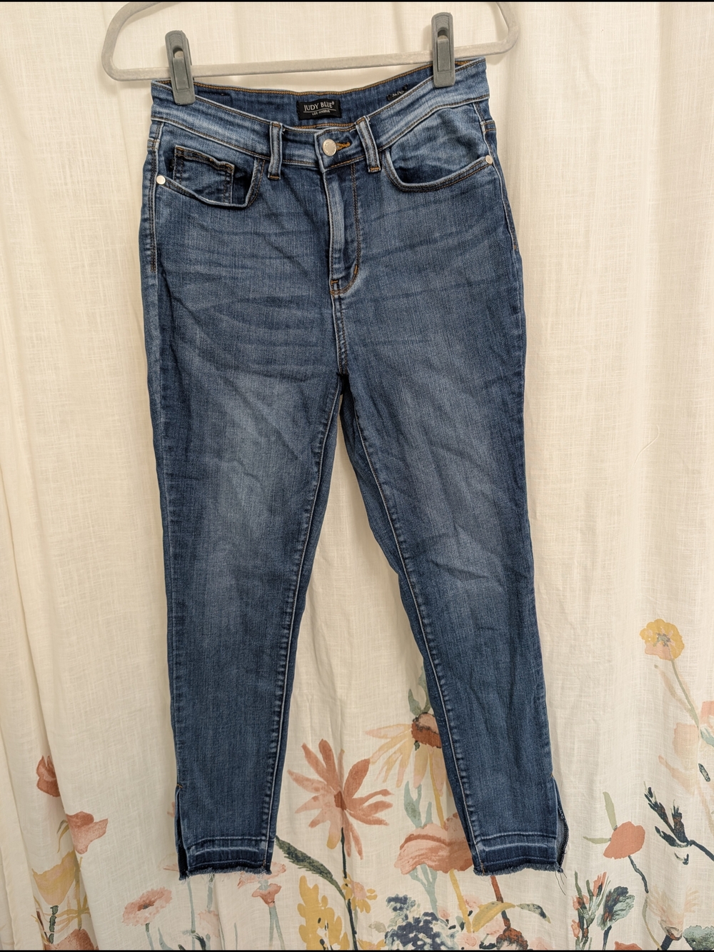 Judy Blue Size 7/28 Mid Rise Skinny Jeans Raw Hem Side Slit Stretch